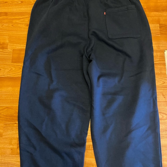 Levi’s Sweatpants - Picture 4 of 5